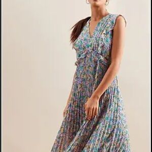 NWT Banana Republic Flutter Sleeve Dress